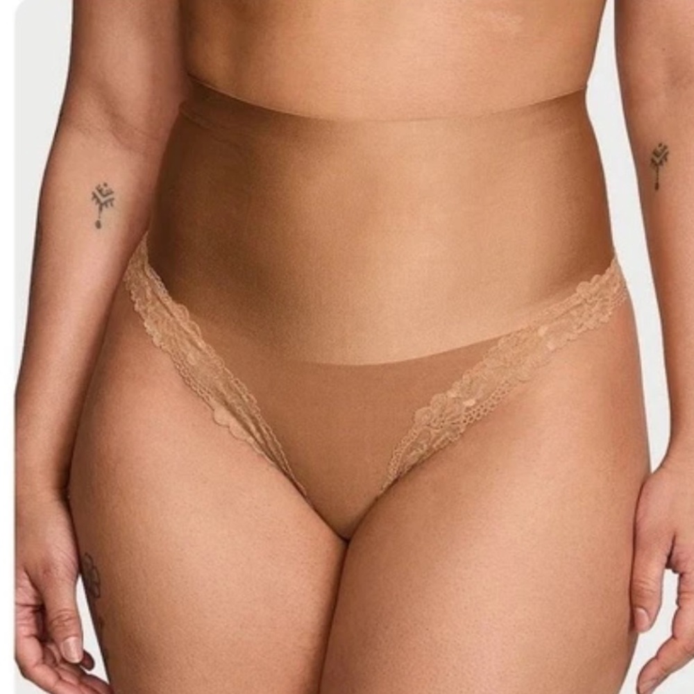 NWT Victoria's Secret Seamless Lace Trim Medium High-Waist Shapewear Thong Panty